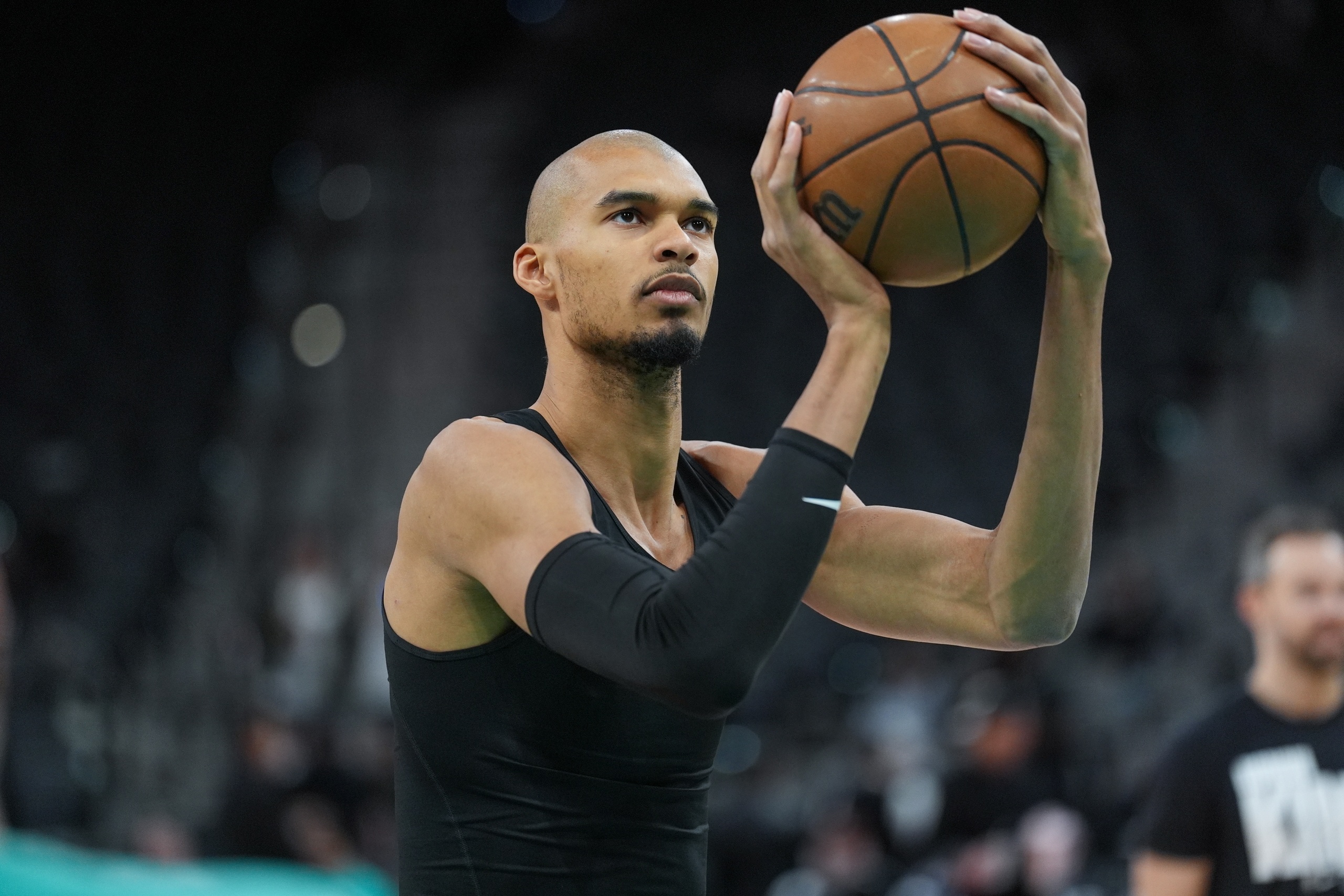 开云线上入口-文班是历史上达成赛季场均20+10上场时间最少的 仅28.6分钟