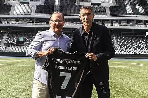 没有人比这个美国佬更懂“当被告”的滋味